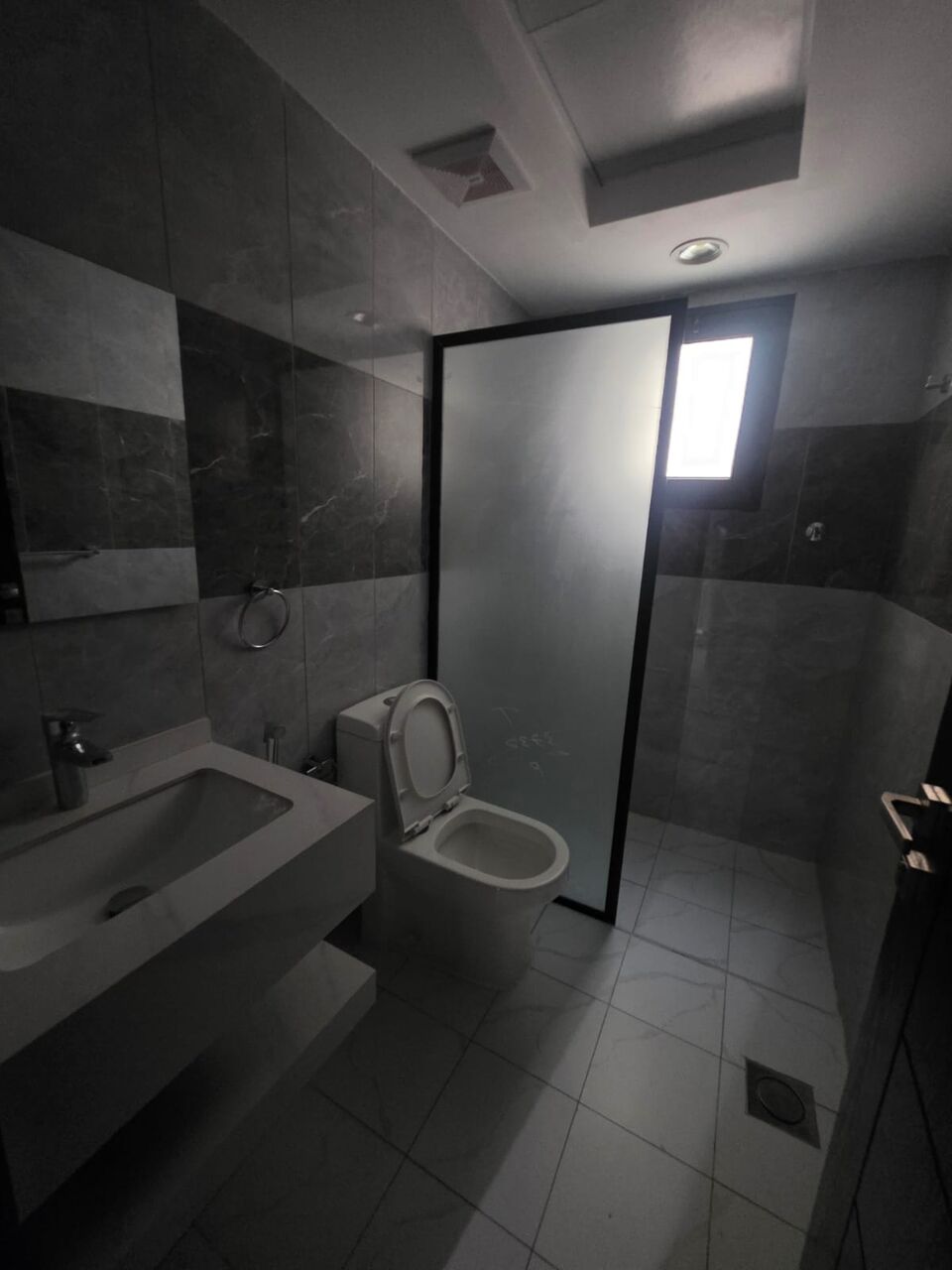 Khobar, Apartments, Flats, Houses & Villas, SAR 29600/year,  3 BR,  New Luxury 3 Bedrooms, A Hall, 2 Bathrooms,  Kitchen,with Air Conditioners And Elevator,pr
