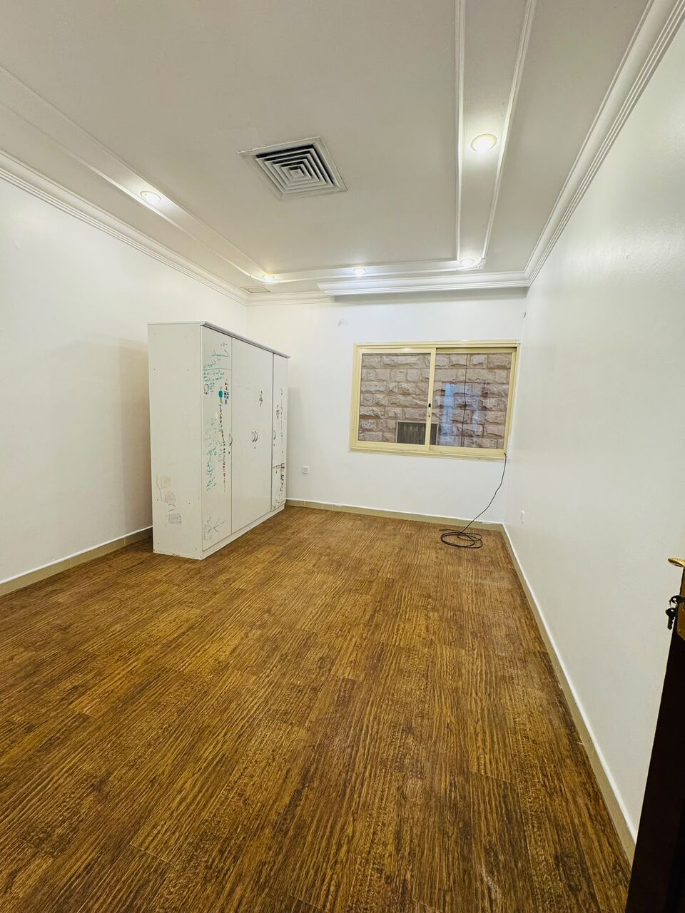 Kuwait City, Apartments, Flats, Houses & Villas, KWD 450/month,  3 BR,  Apartment For Rent In Al-Salam, 3 Bedrooms Including A Master Bedroom.