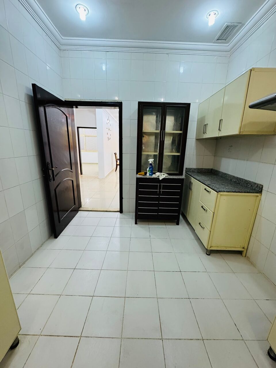 Kuwait City, Apartments, Flats, Houses & Villas, KWD 450/month,  3 BR,  Apartment For Rent In Al-Salam, 3 Bedrooms Including A Master Bedroom.