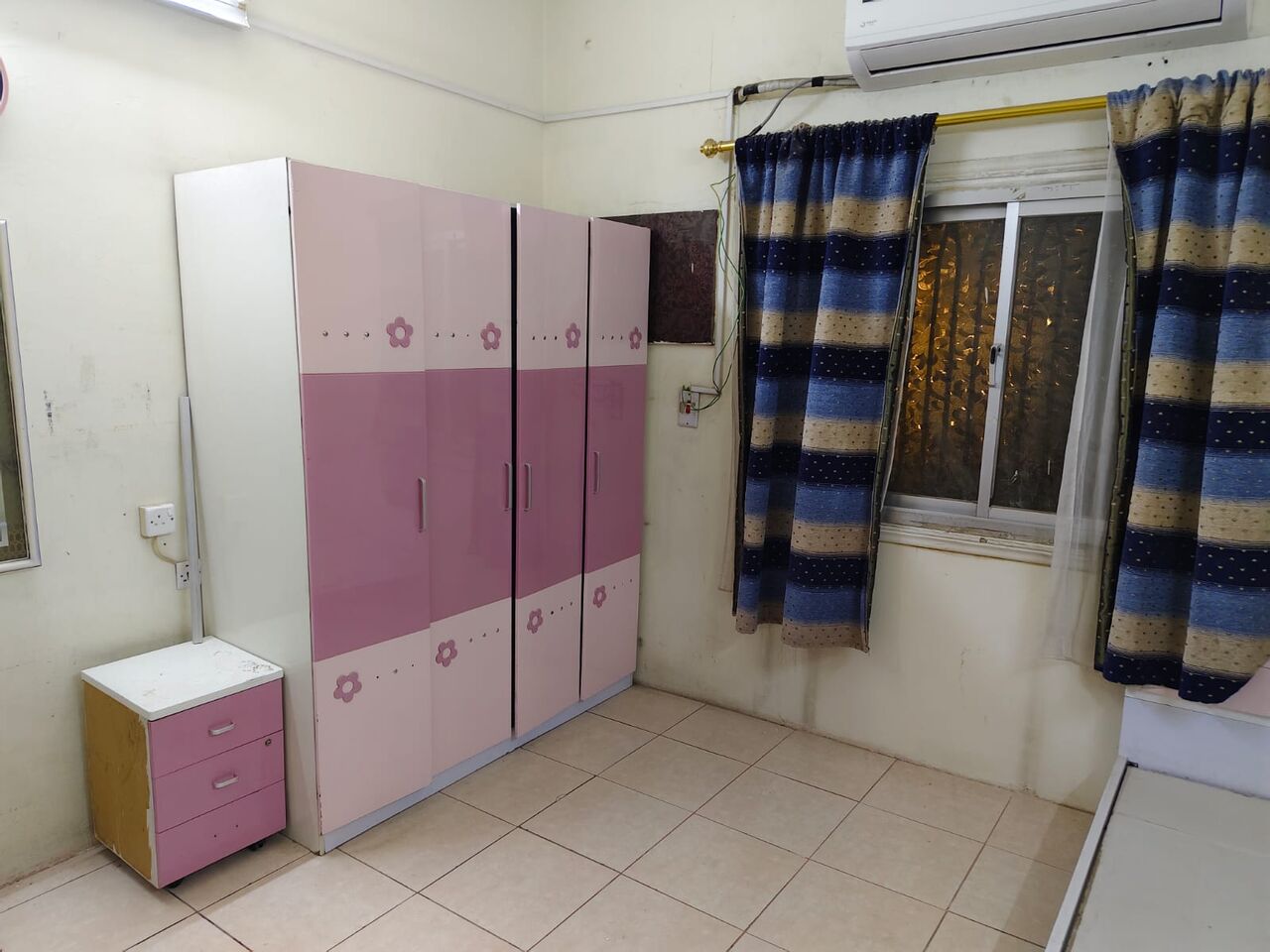 Al Wizarat, Housing Exchanges, SAR 1200/month,  1 BR,  Fully Furnished Big Room Available Rent For A Decent Bachlor - Hara