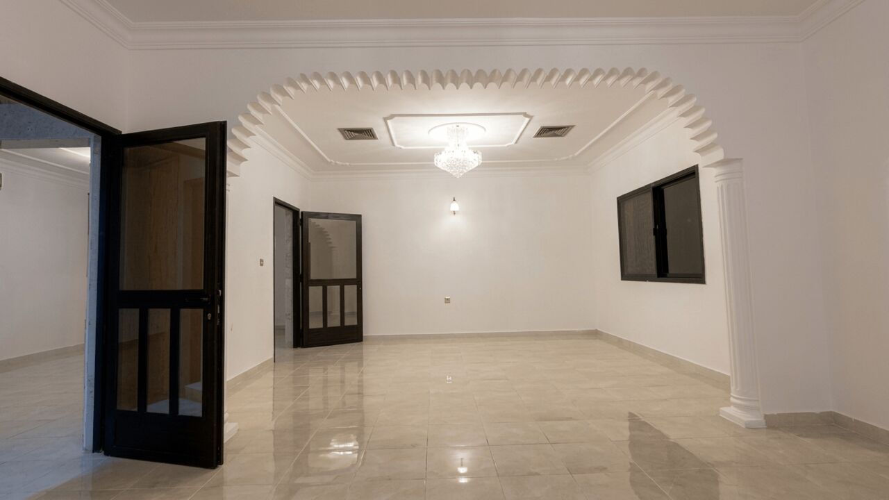 Kuwait City, Apartments, Flats, Houses & Villas, KWD 600/month,  3 BR,  Apartment For Rent In Al-Khalidiyah, Ground Floor, Shared Entrance.