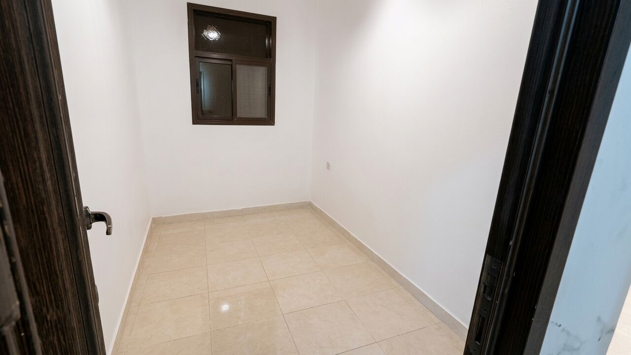 Kuwait City, Apartments, Flats, Houses & Villas, KWD 600/month,  3 BR,  Apartment For Rent In Al-Khalidiyah, Ground Floor, Shared Entrance.