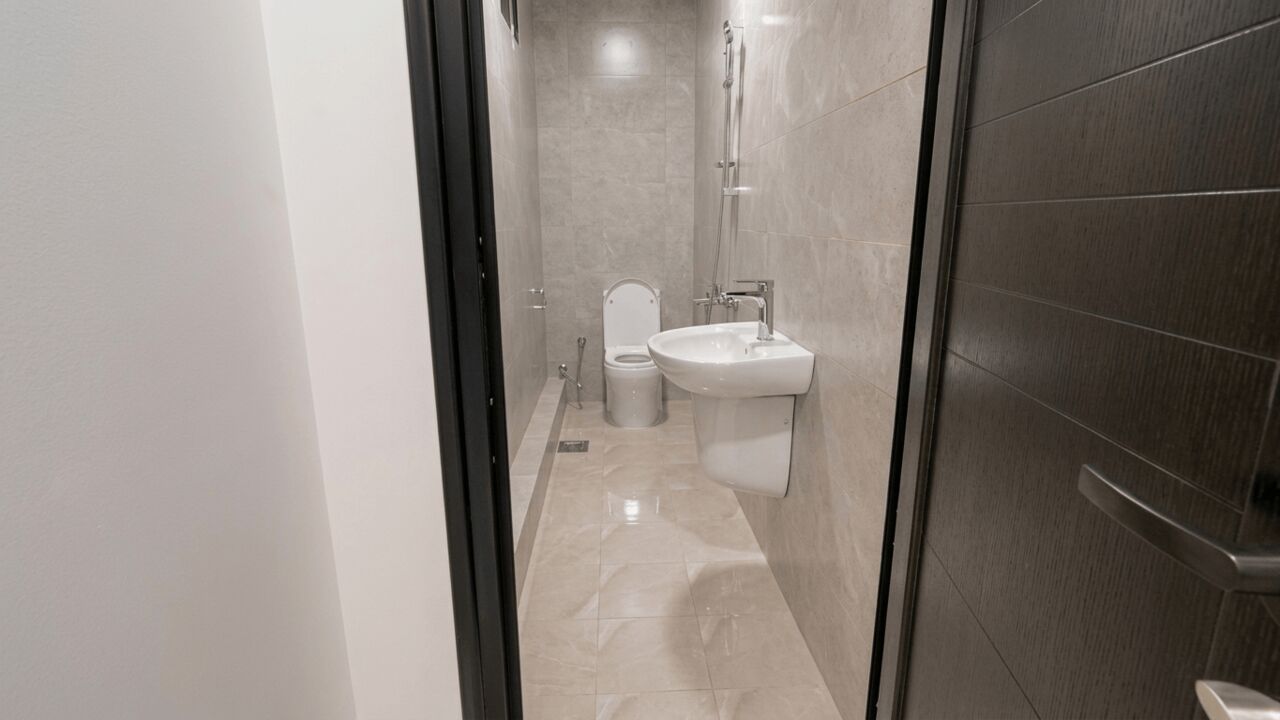 Kuwait City, Apartments, Flats, Houses & Villas, KWD 600/month,  3 BR,  Apartment For Rent In Al-Khalidiyah, Ground Floor, Shared Entrance.
