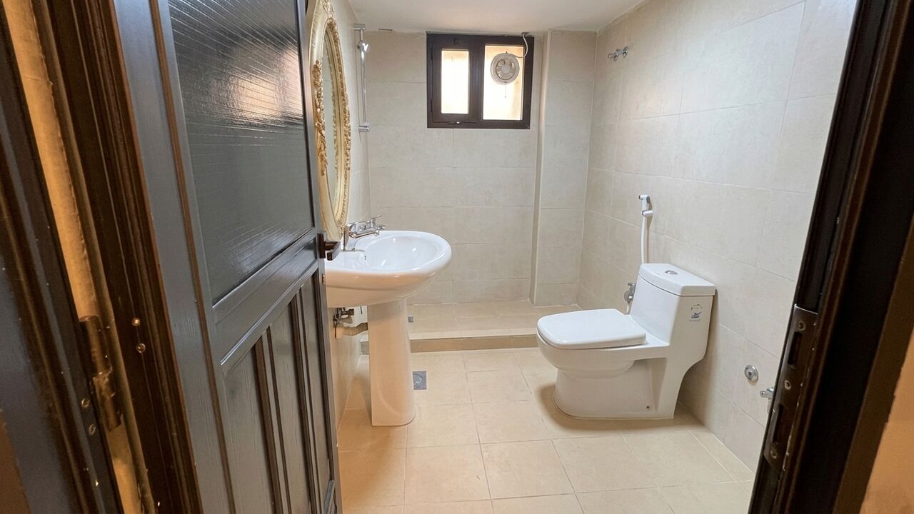 Kuwait City, Apartments, Flats, Houses & Villas, KWD 600/month,  3 BR,  Apartment For Rent In Al-Khalidiyah, Ground Floor, Shared Entrance.
