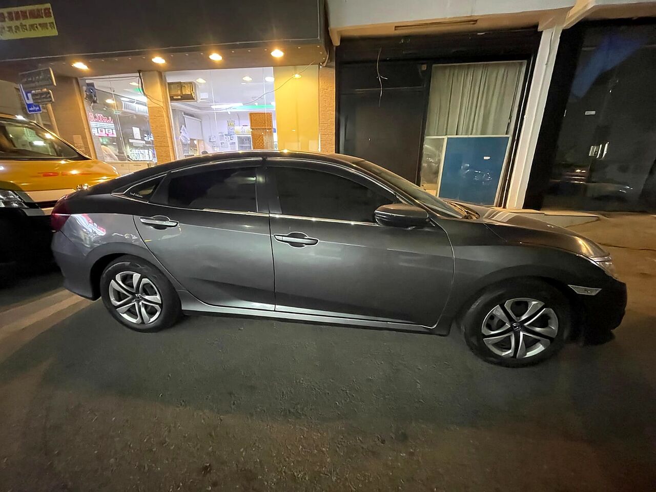 Khobar, Vehicles, Cars & Trucks , SAR 40,  Honda Civic,  2017,  Automatic,  295000 KM,  First Owner | Accident Free | Well Maintained