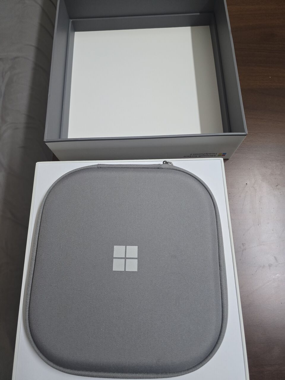 Jeddah, Electronics, SAR 600,  Surface Headphones 2