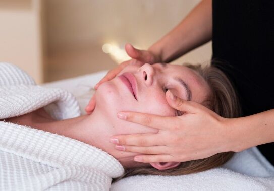 New York, Health, Lymphatic Drainage Face Massage Benefits For Healthier Skin