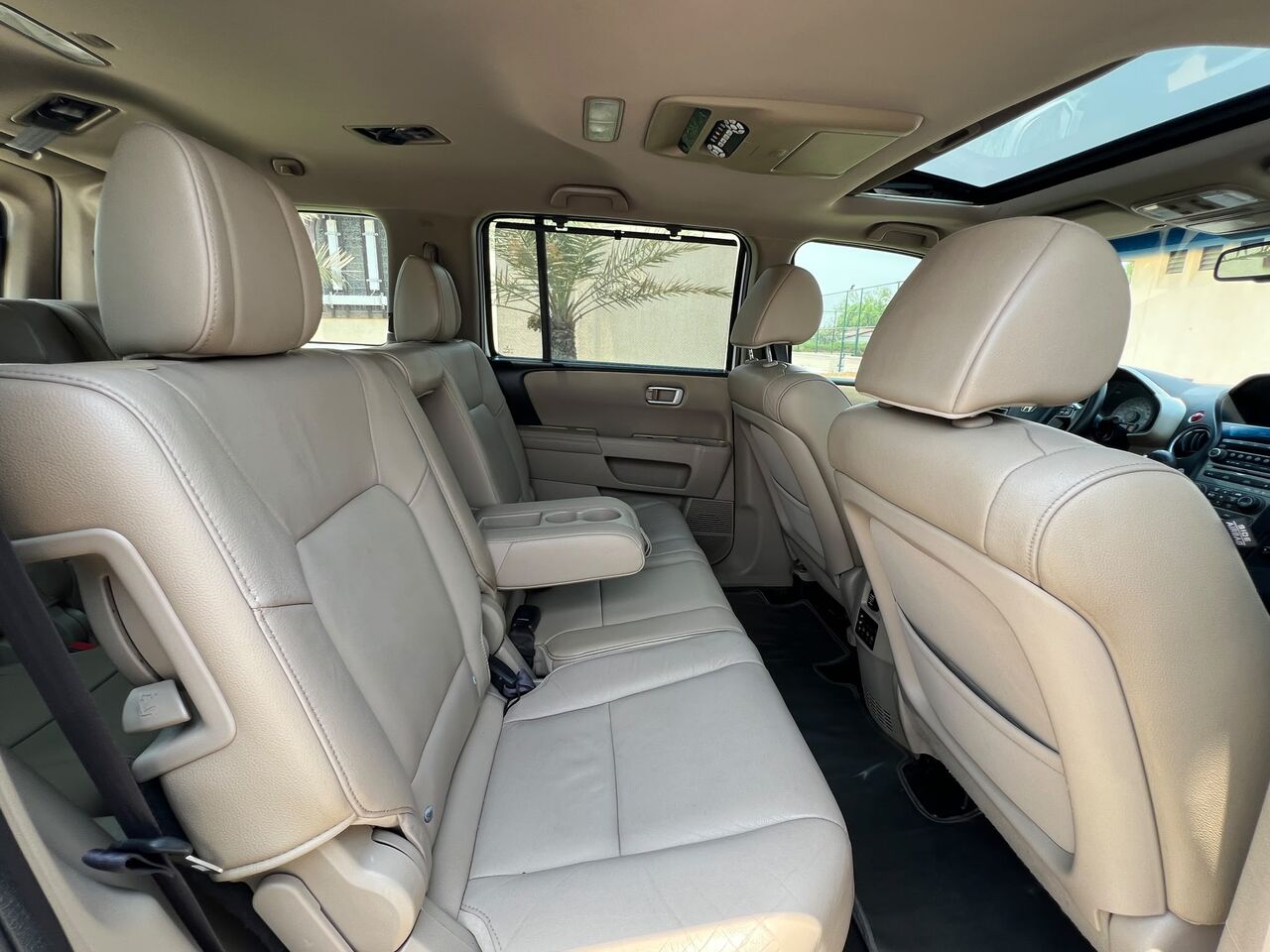 Riffa, Vehicles, Cars & Trucks , BHD 2400,  Honda Pilot,  2012,  Automatic,  250000 KM,    FULL OPTION MODEL  FOR SALE