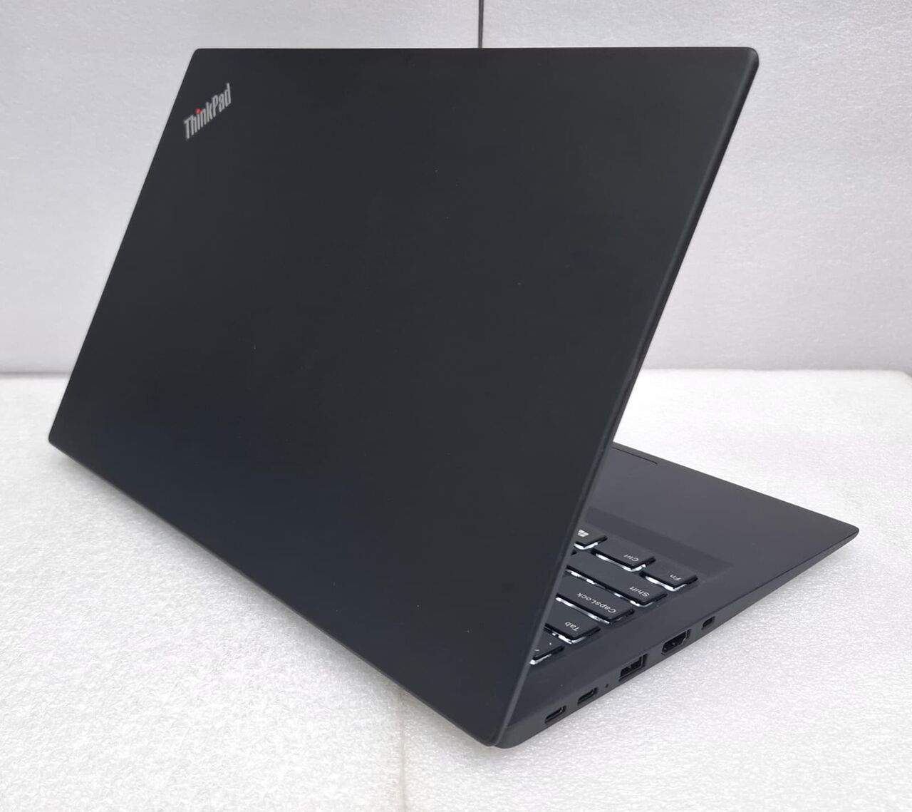 East Riffa, Computers, BHD 99,  Lenovo X1 Carbon Core I7 7th Generation Laptop 16GB DDR4 RAM 14" Full HD Screen Win 11 Pro