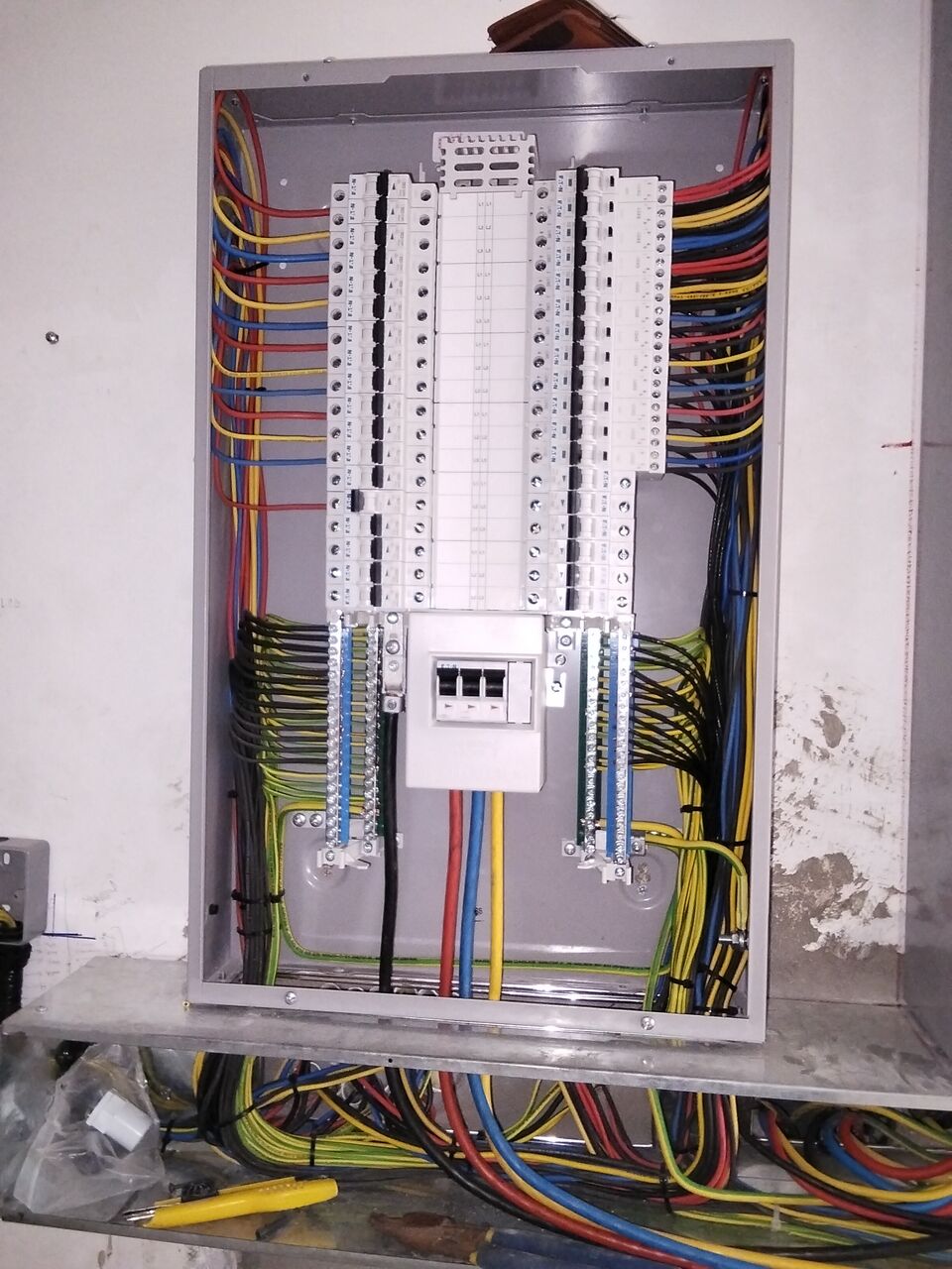 Doha, Technical, Professional Electrician Service - Quick Repair