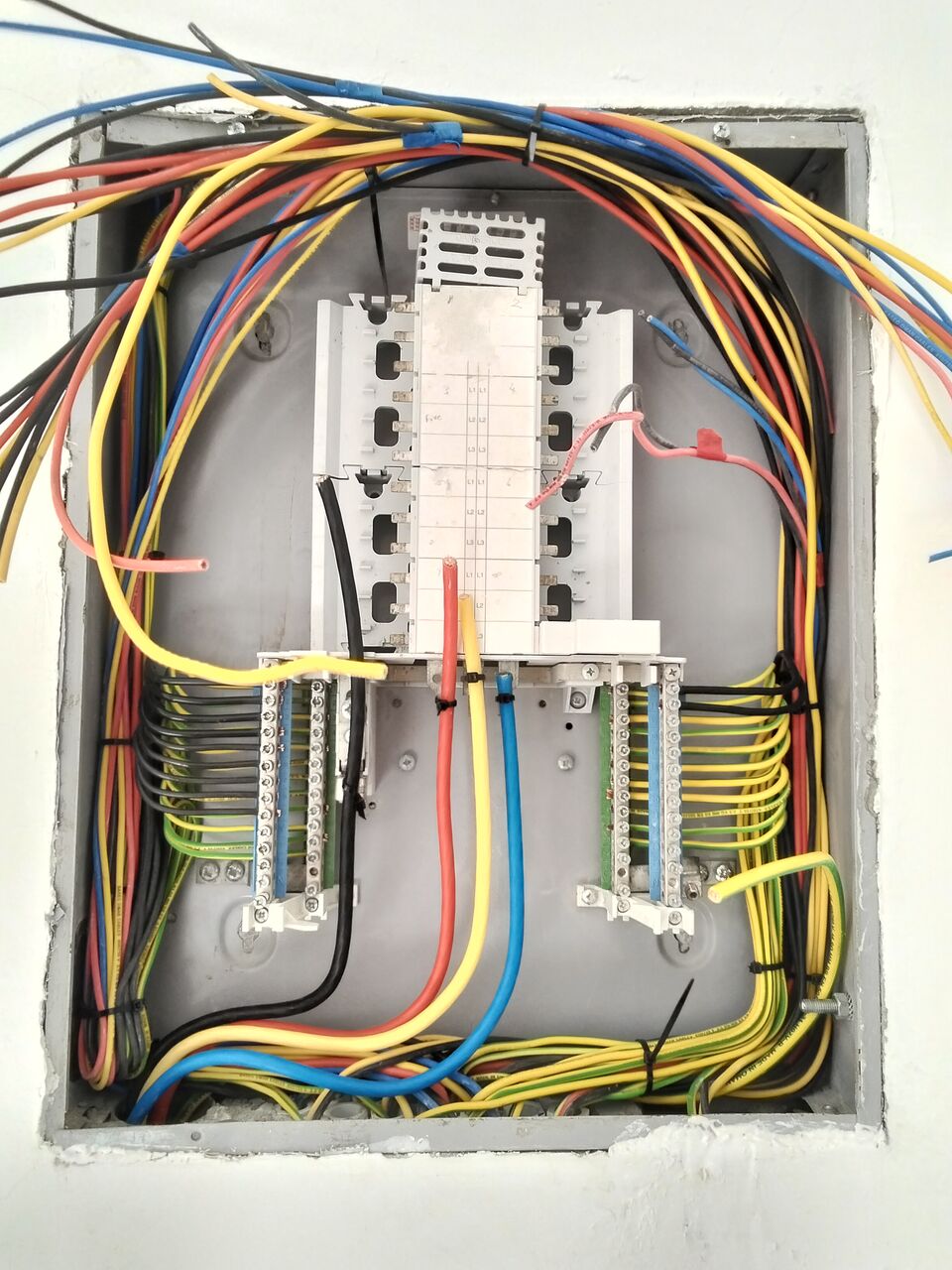 Doha, Technical, Professional Electrician Service - Quick Repair