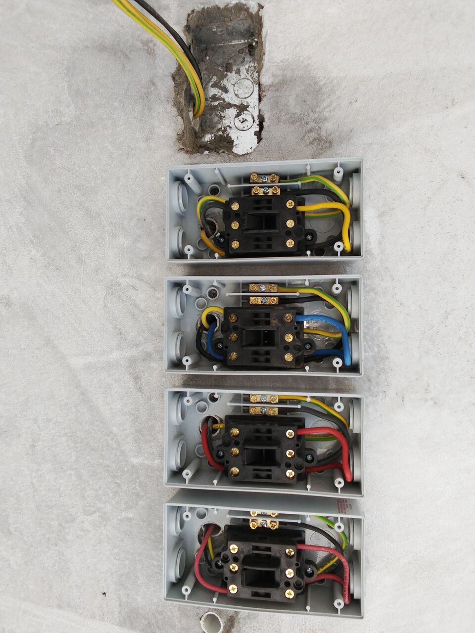 Doha, Technical, Professional Electrician Service - Quick Repair