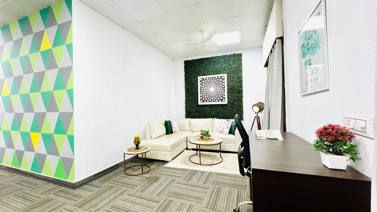 Gurgaon, Apartments, Flats, Houses & Villas, INR 4000/day,  Furnished,  1 BR,  450 Sq. Feet,  One Bedroom Apartment Galleria