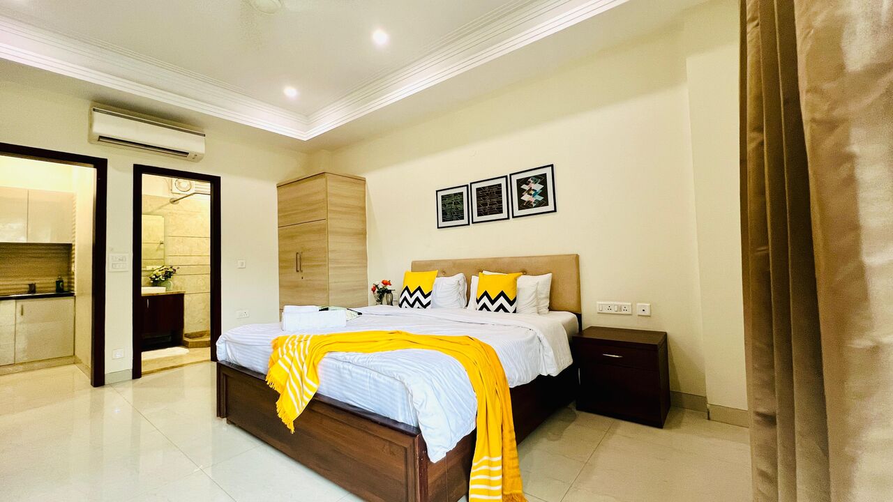 Gurgaon, Apartments, Flats, Houses & Villas, INR 3000/day,  Furnished,  Studio,  350 Sq. Feet,  Studio Apartment Golf Course Road
