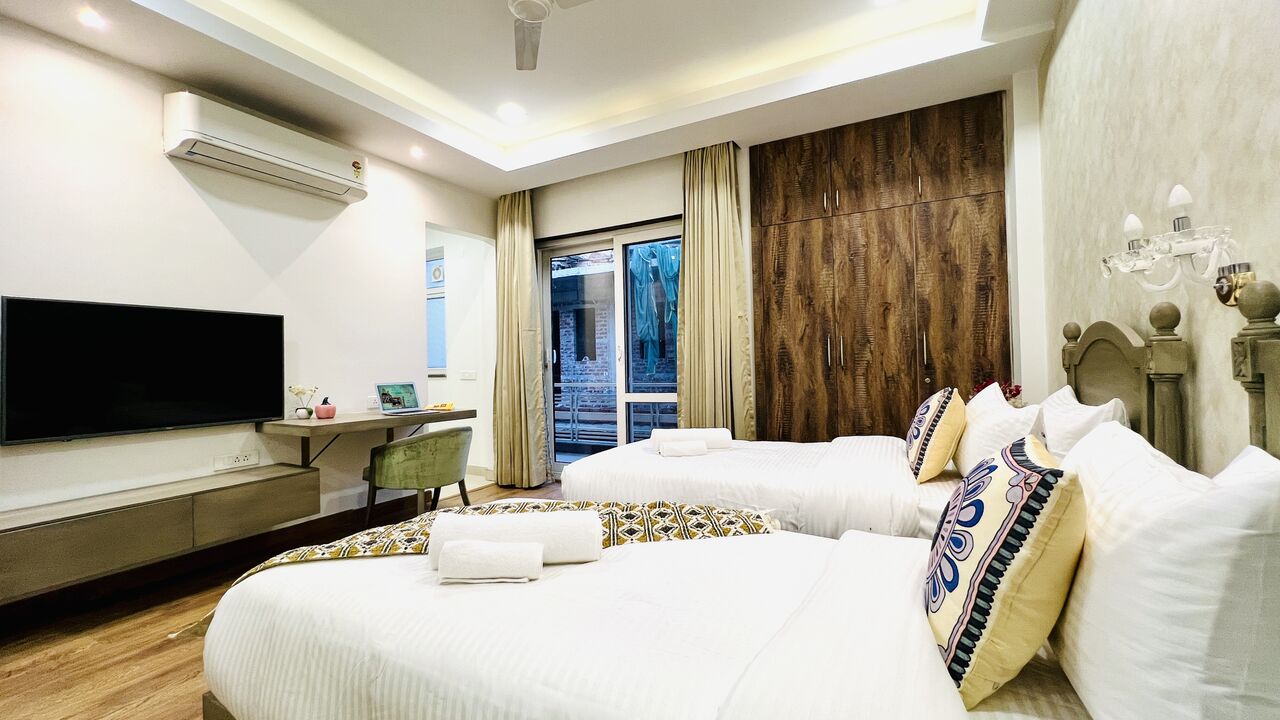 Gurgaon, Apartments, Flats, Houses & Villas, INR 3500/month,  Furnished,  Studio,  350 Sq. Feet,  Bluo Luxury Studio With Bathtub
