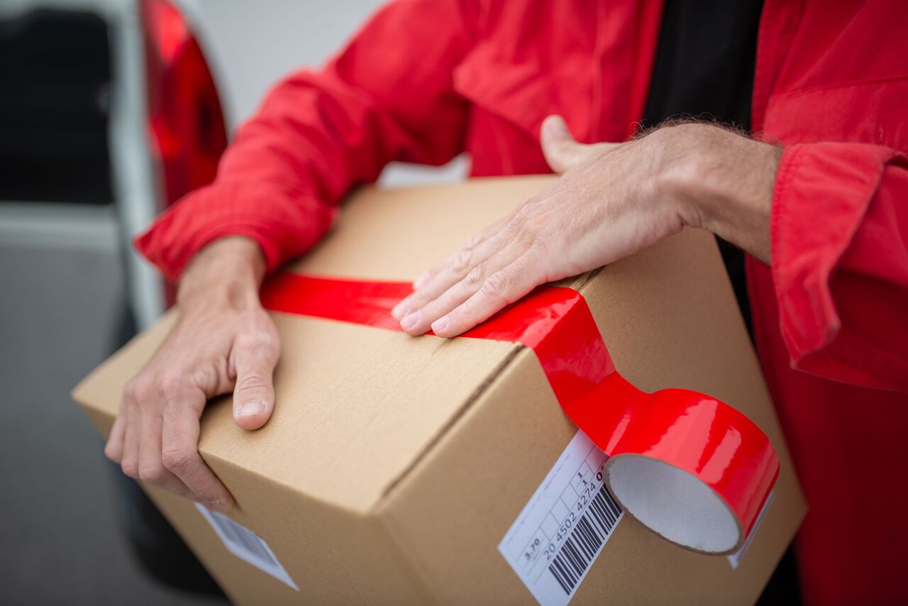 London, Delivery, Trakiin: Your Smart Companion For Monitoring Every Shipment
