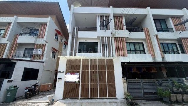 Bangkok, Real Estate For Sale, THB 4390000,  3 BR,  19 Sq. Feet,  3-story Townhome, The Symphony Townhouse Nawamin 163, Well Decorated, Model Home.