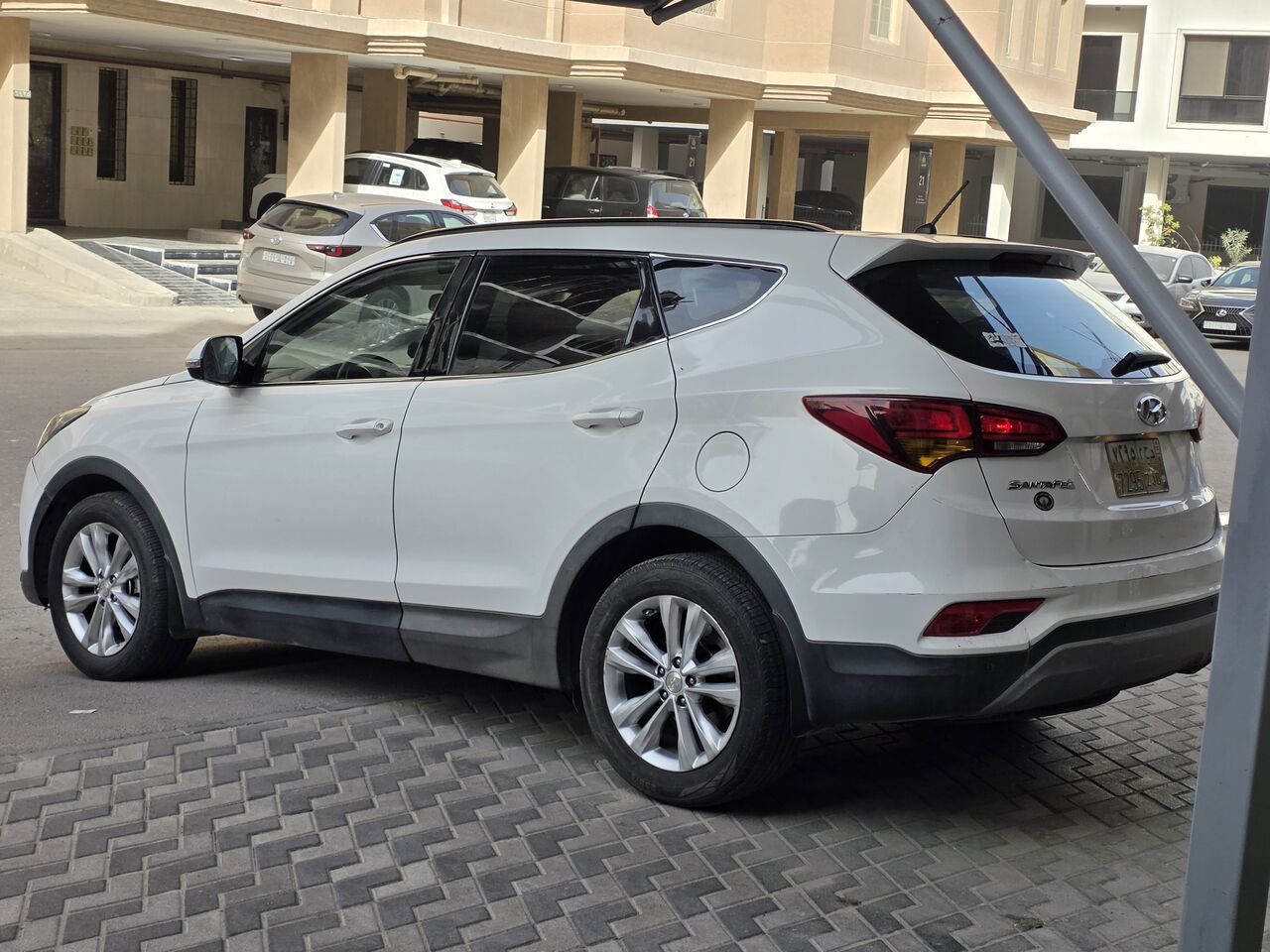 Dammam, Vehicles, Cars & Trucks , SAR 41000,  Hyundai Santa Fe,  2018,  Automatic,  193000 KM,  Haif Full.  4cylinder