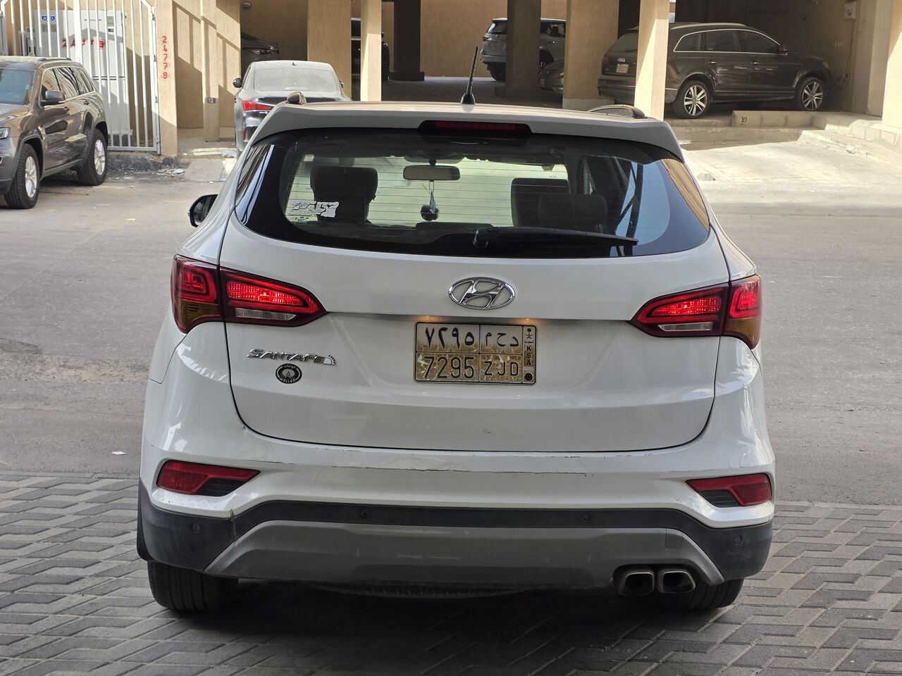 Dammam, Vehicles, Cars & Trucks , SAR 41000,  Hyundai Santa Fe,  2018,  Automatic,  193000 KM,  Haif Full.  4cylinder