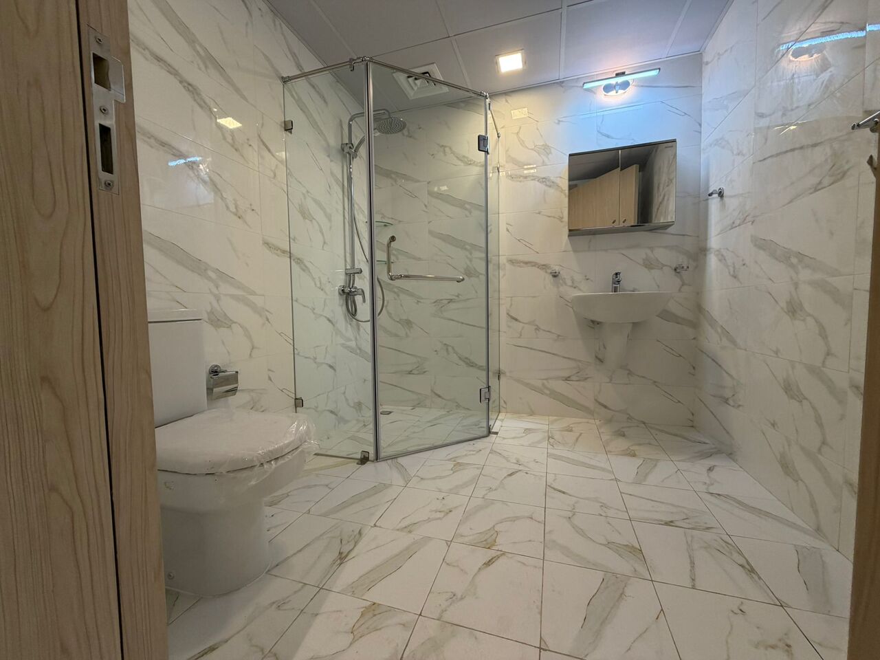Sanad, Apartments, Flats, Houses & Villas, BHD 380/month,  Furnished,  2 BR,  Semi-Furnished Apartment For Rent In Sanad | With Balcony