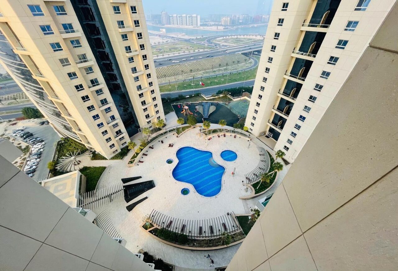 Manama, Apartments, Flats, Houses & Villas, BHD 500/month,  3 BR,  175 Sq. Meter,  Semi / Fullu Furnished | City View | Silver