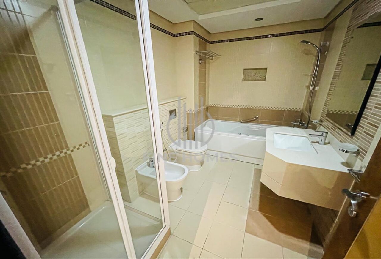 Manama, Apartments, Flats, Houses & Villas, BHD 500/month,  3 BR,  175 Sq. Meter,  Semi / Fullu Furnished | City View | Silver
