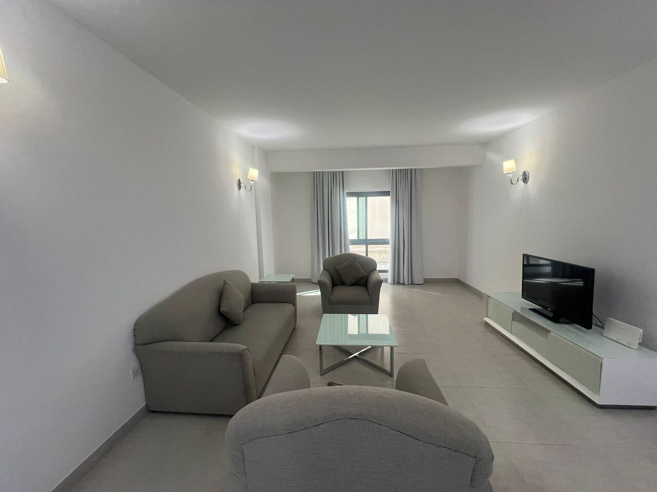 Juffair, Apartments, Flats, Houses & Villas, BHD 370/month,  Furnished,  2 BR,  Apartment For Rent In Juffair | Family-Friendly | Balcony