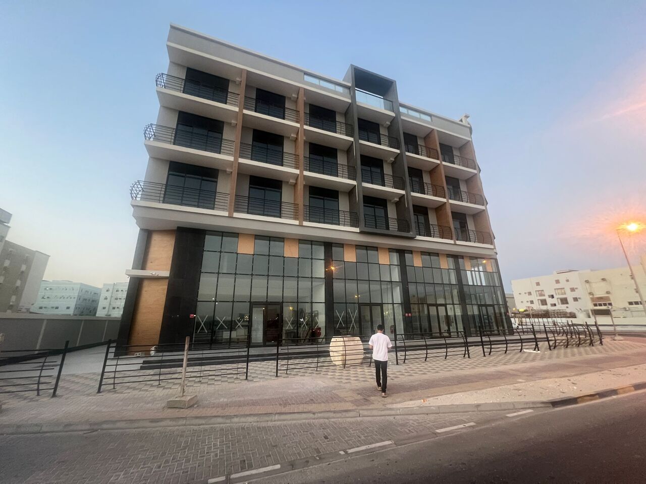 Galali, Shops, BHD 2300,  480 Sq. Meter,  Showroom For Rent In Galali