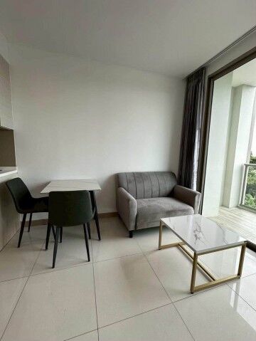 Bangkok, Villas, THB 20000,  36 Sq. Meter,  The Riviera Wongamat Beach, Fully Furnished, Brand New, Pool/city View.