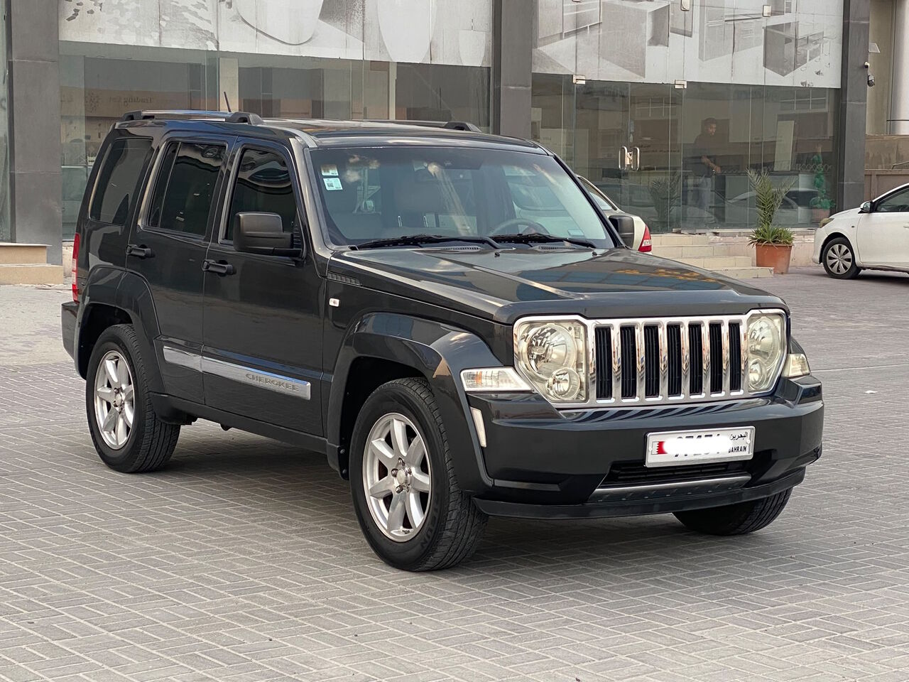 Manama, Vehicles, Cars & Trucks , BHD 1150,  Jeep Grand Cherokee LTD,  2010,  Automatic,  202750 KM,    (Black)