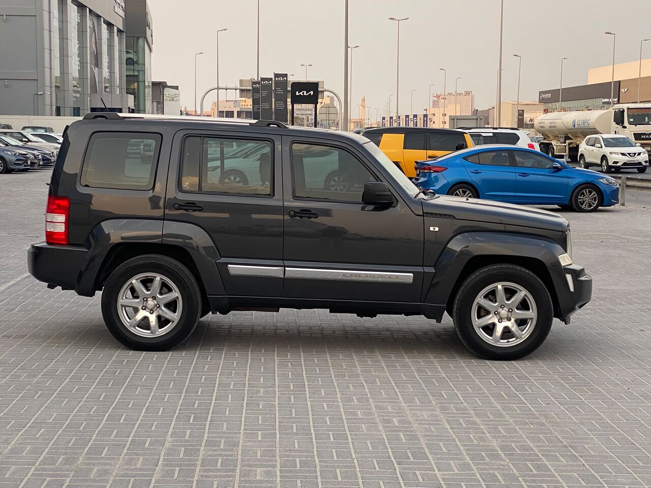 Manama, Vehicles, Cars & Trucks , BHD 1150,  Jeep Grand Cherokee LTD,  2010,  Automatic,  202750 KM,    (Black)