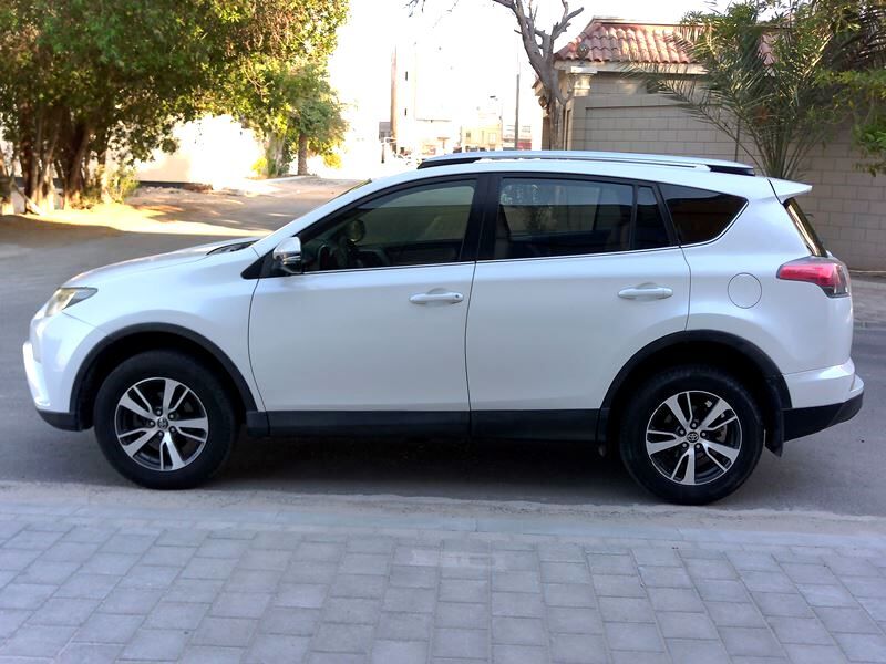 Manama, Vehicles, Cars & Trucks , BHD 4800,  Toyota RAV4,  2016,  Automatic,  278000 KM,  4x4 Drive - Expat Owner - Price Neg.