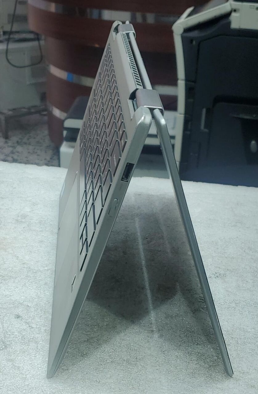Al Sharafeyah, Computers, SAR 1050,  Lenovo Yoga X360 Touch I5 7th Ram 8gb DDR4 8gb SSD M.2 256gb Org Win