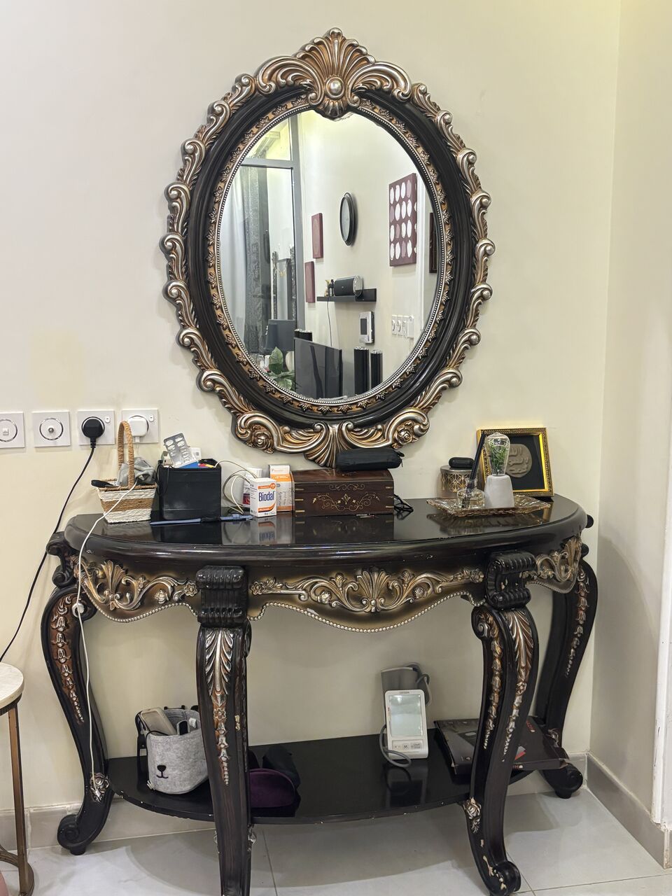 Jeddah, Furniture, SAR 100,  Mirror And Console