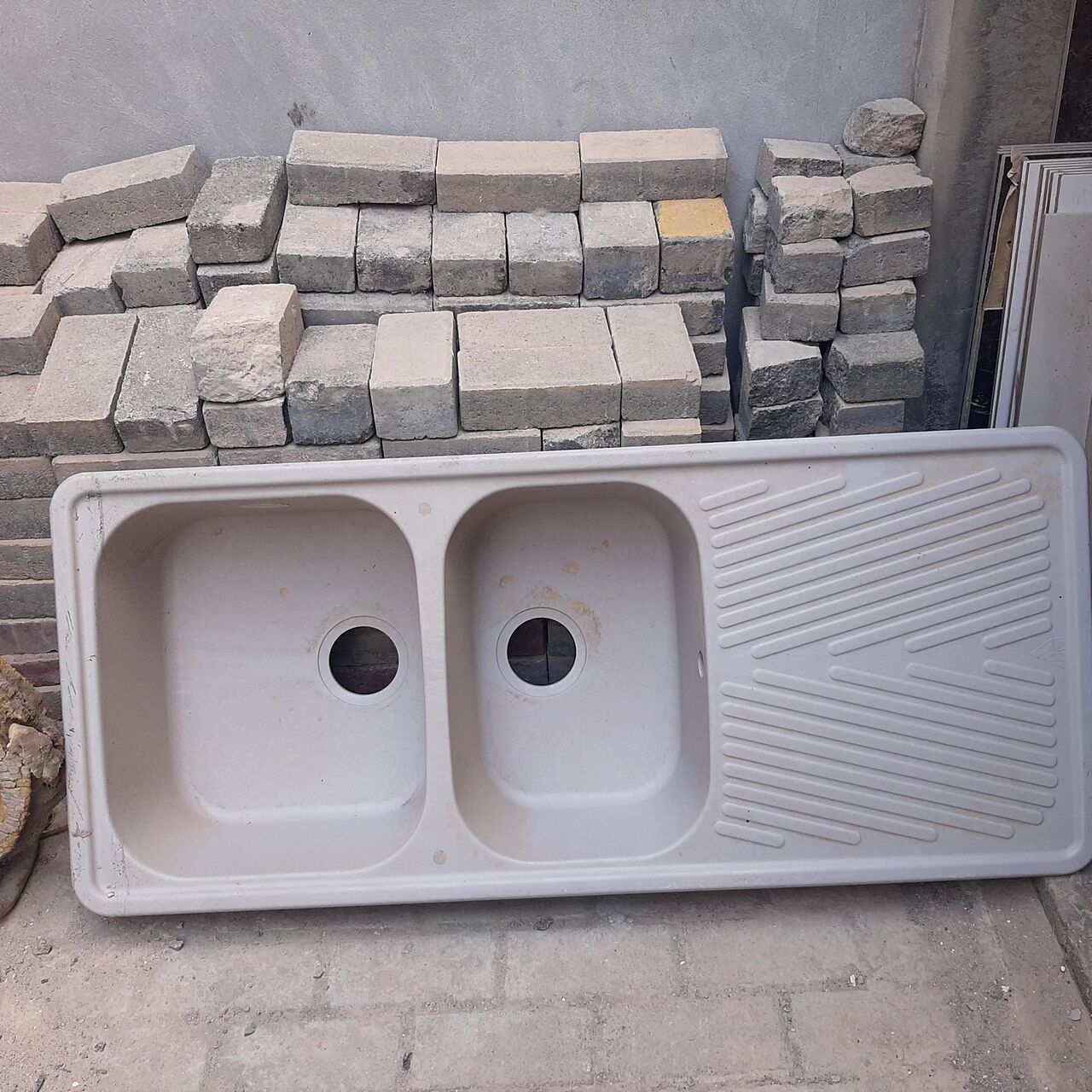 Sanad, Free Items, BHD 30,  للبيع مغسلة مطبخ حوضين المقاس 120cm × 50cm السعر=/30 د