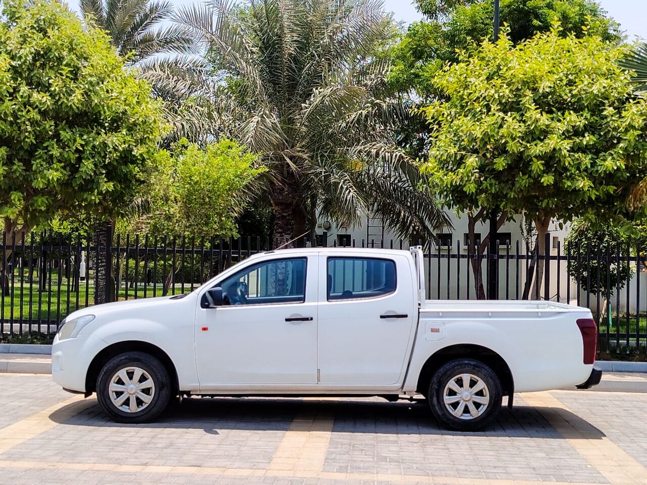 Manama, Vehicles, Cars & Trucks , BHD 5199,  Isuzu D-MAX,  2021,  Manual,  175000 KM,  Isuzu Dmax  Diesal