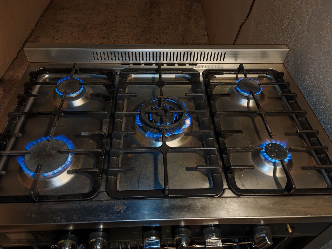 Al Jalawiyah, Appliances, SAR 550,  Oven In Good Condition