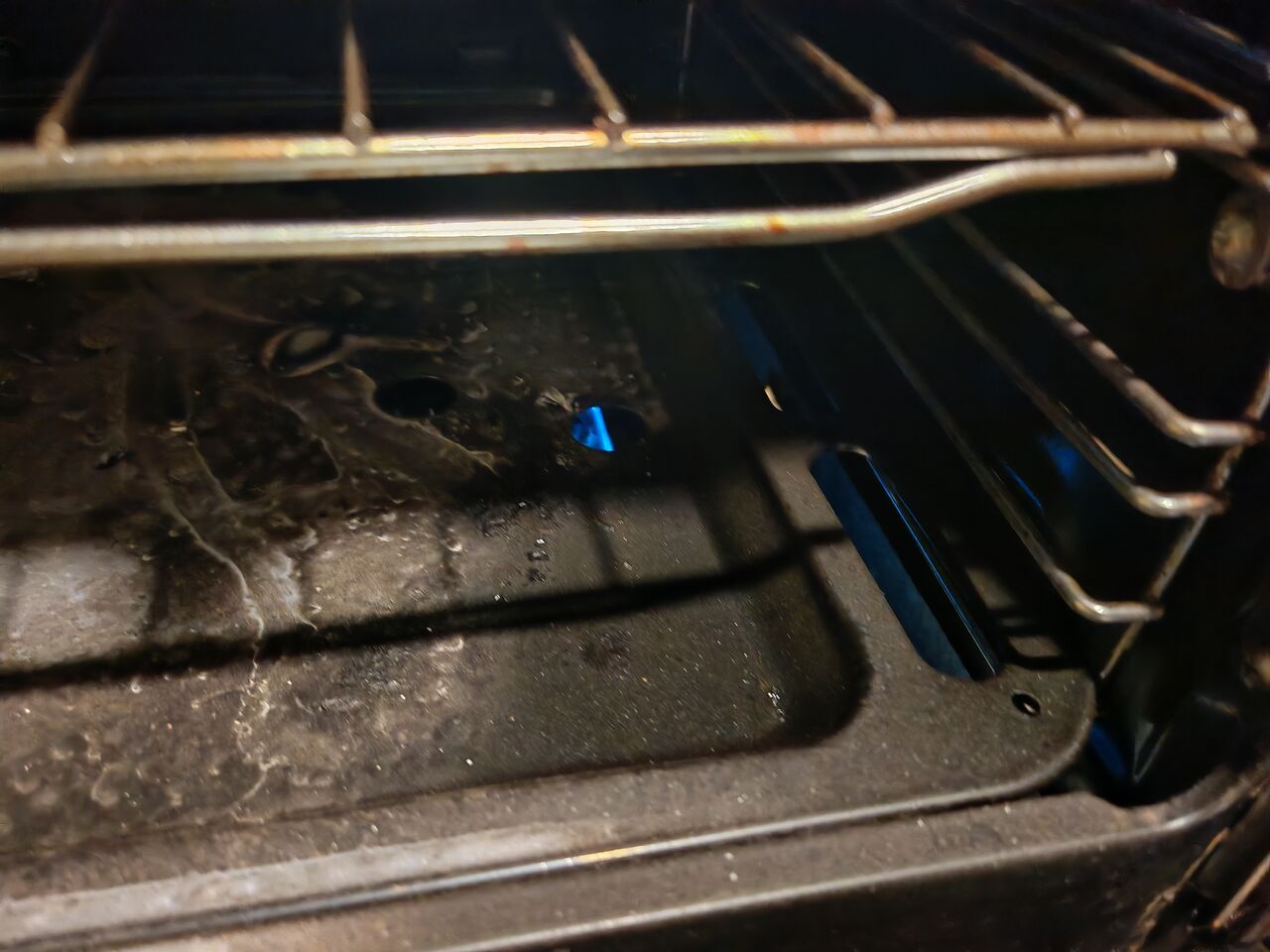 Al Jalawiyah, Appliances, SAR 550,  Oven In Good Condition