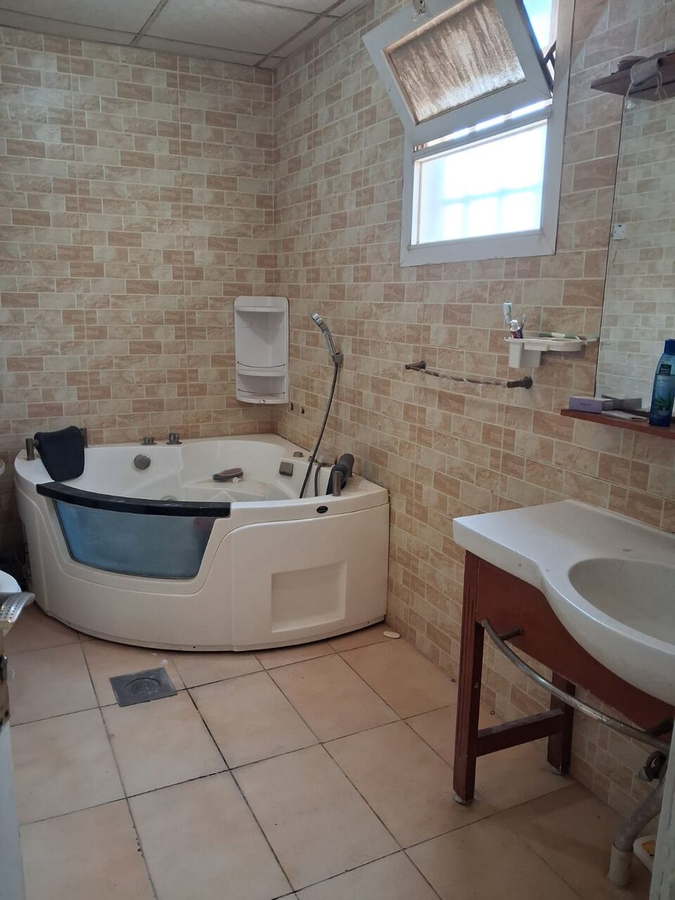 Olaya, Apartments, Flats, Houses & Villas, SAR 42000/month,  3 BR,  1200 Sq. Feet,  3 Rooms, Hall, 2 Toilets And Kitchen (42,000/yr)