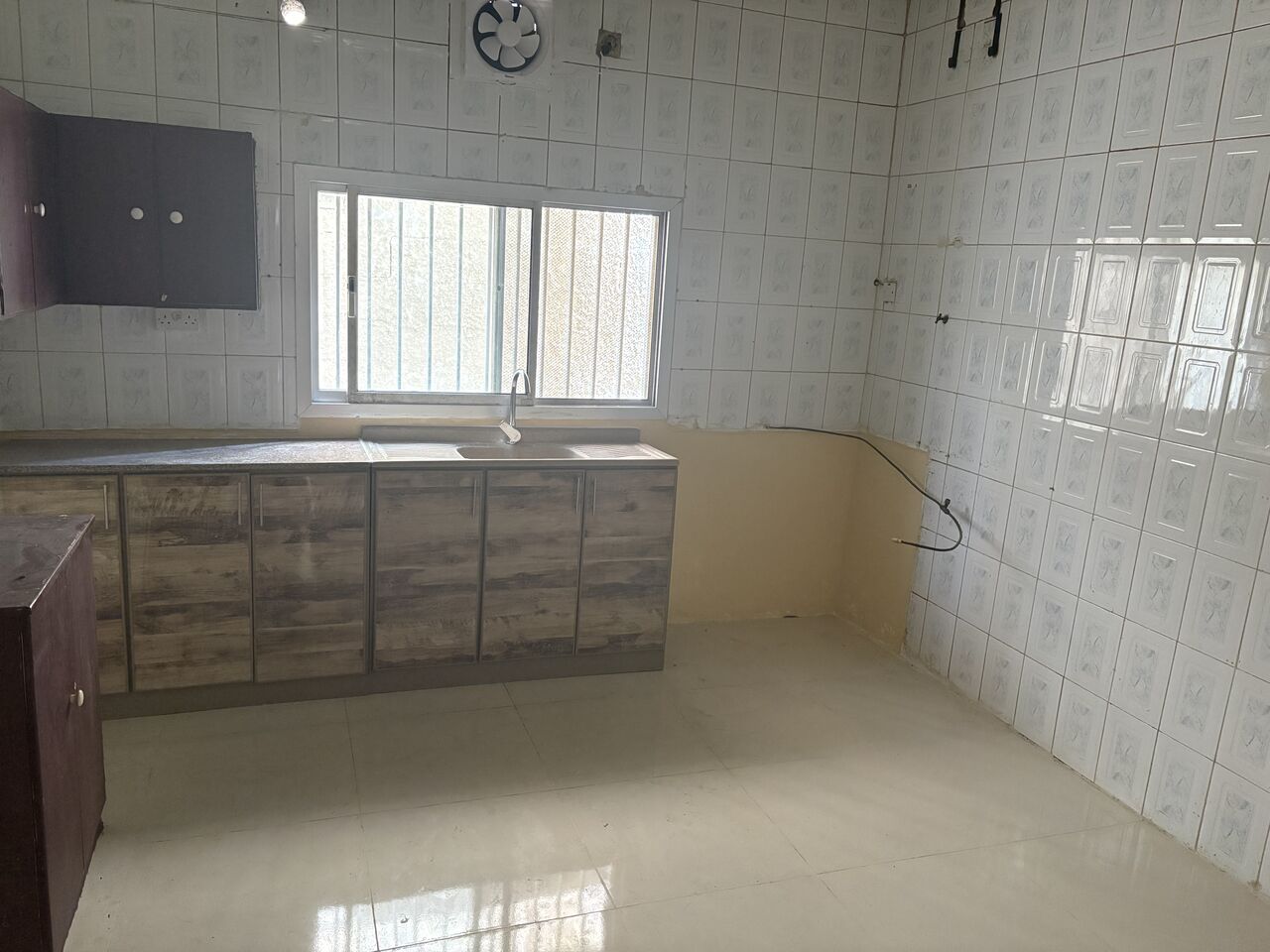 Zinj, Apartments, Flats, Houses & Villas, BHD 260/month,  4 BR,  19 Sq. Meter,  4 BHK Flat For Rent 250 BD Without EWA/zinj Area