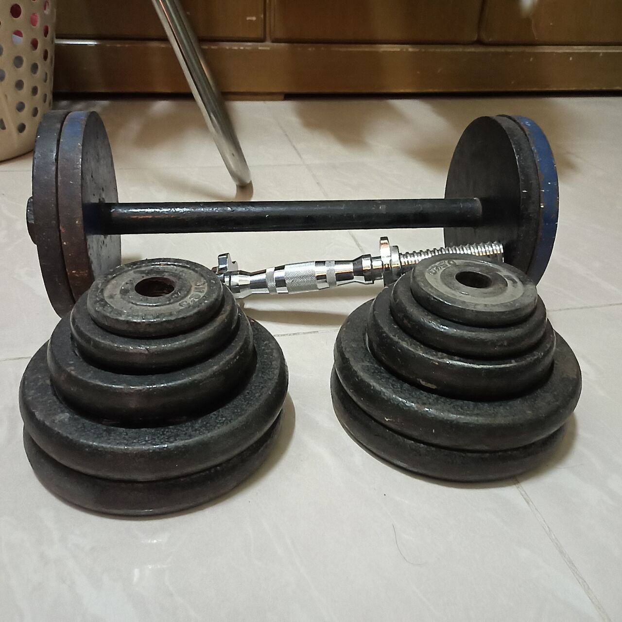 Dammam, Sporting Goods, SAR 100,  BARBELL SET// WEIGHT PLATES 5KG
