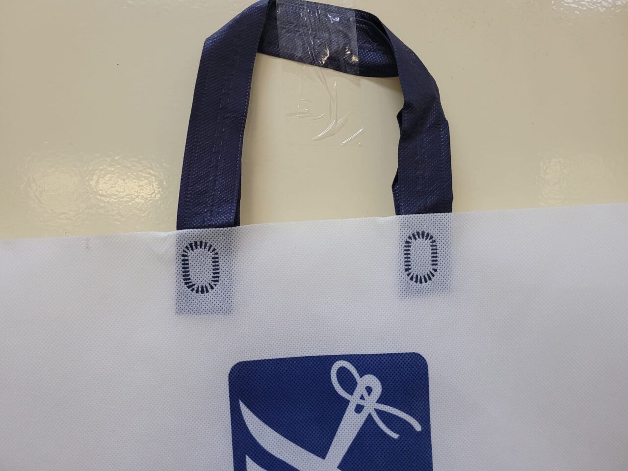 Dubai, Household Items, Non Woven Tote Bags In UAE Dubai