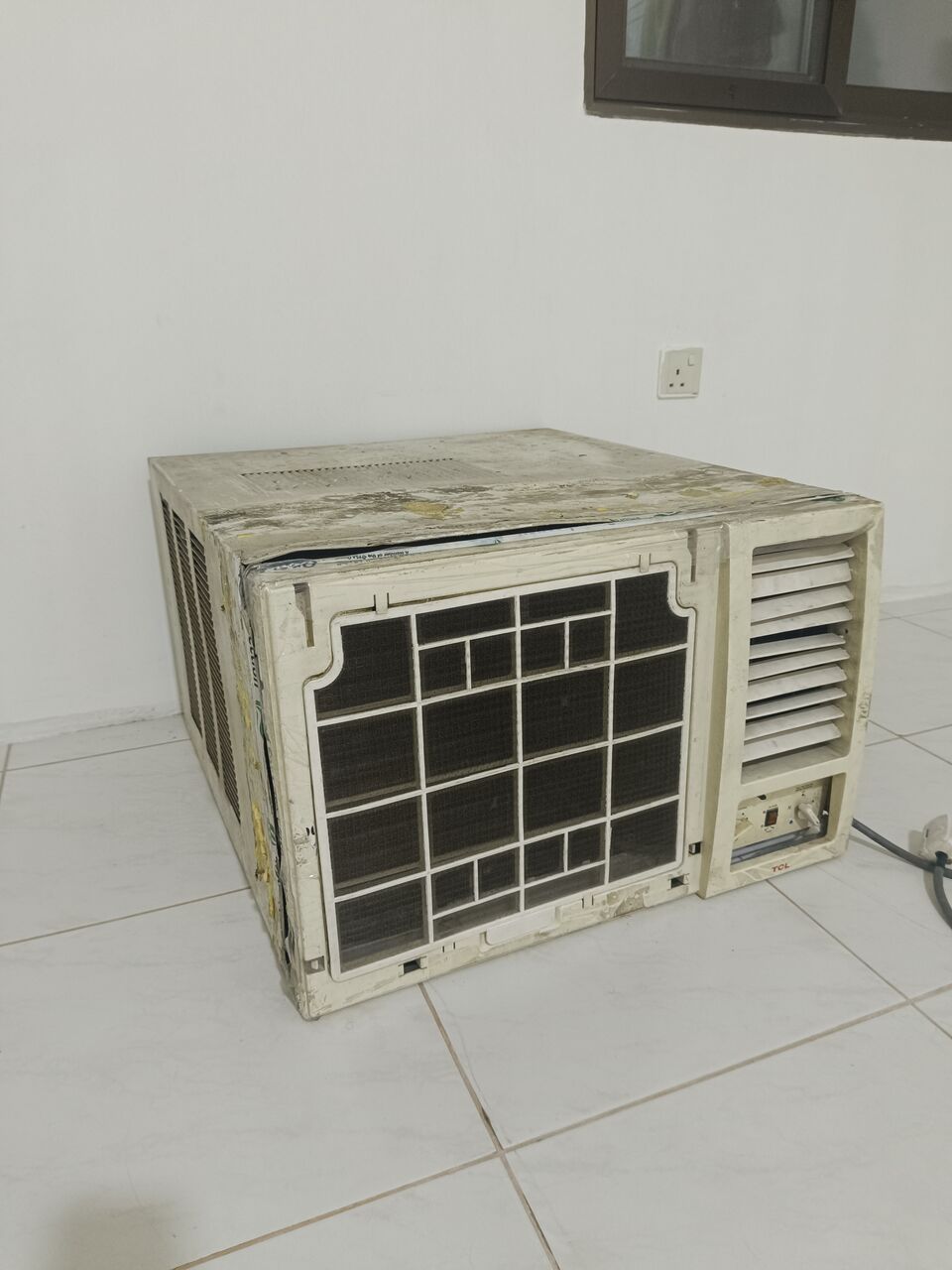 Dammam, Air Conditioners, SAR 700,  Window AC Used And Gas Cylinder