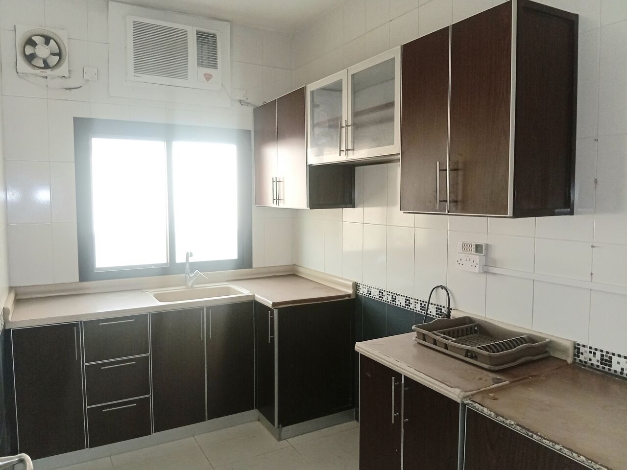 Tubli, Apartments, Flats, Houses & Villas, BHD 270/month,  Furnished,  3 BR,  3 BHK Apartment For Rent In Tubli Semi Funished With Split AC. Call N WhatsApp 36761304