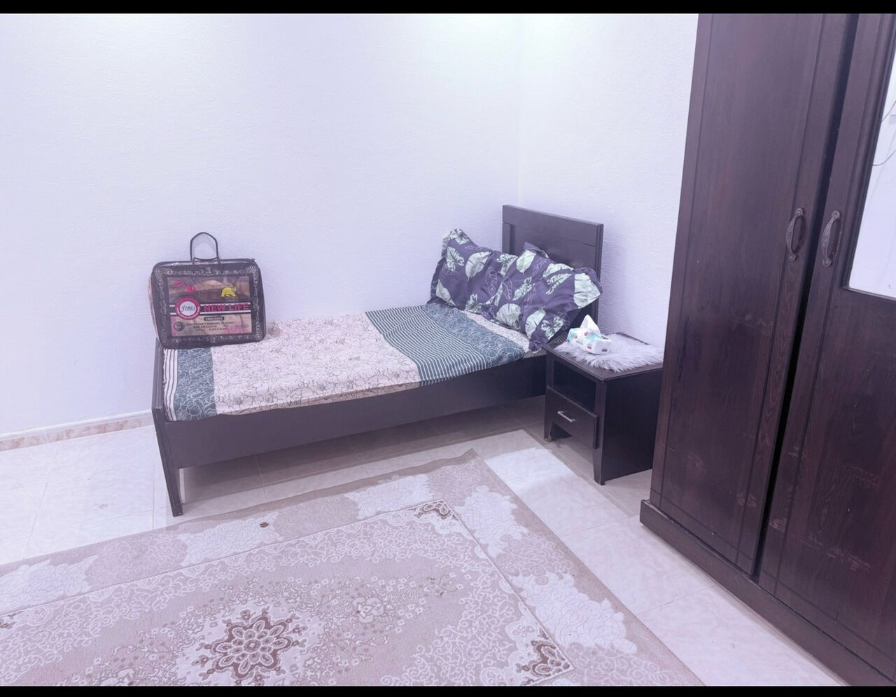 Yanbu, Rooms for Rent, SAR 800/month,  Offering A Furnished Room In My Apartment
