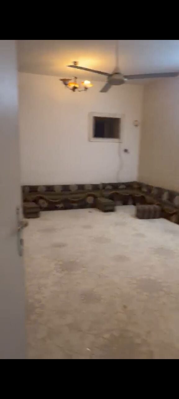 Al Naseem, Apartments, Flats, Houses & Villas, SAR 2300/year,  2 BR,  Family Apartment 2nd Floor With Taris Gallery Well Located 2 Beadrooms