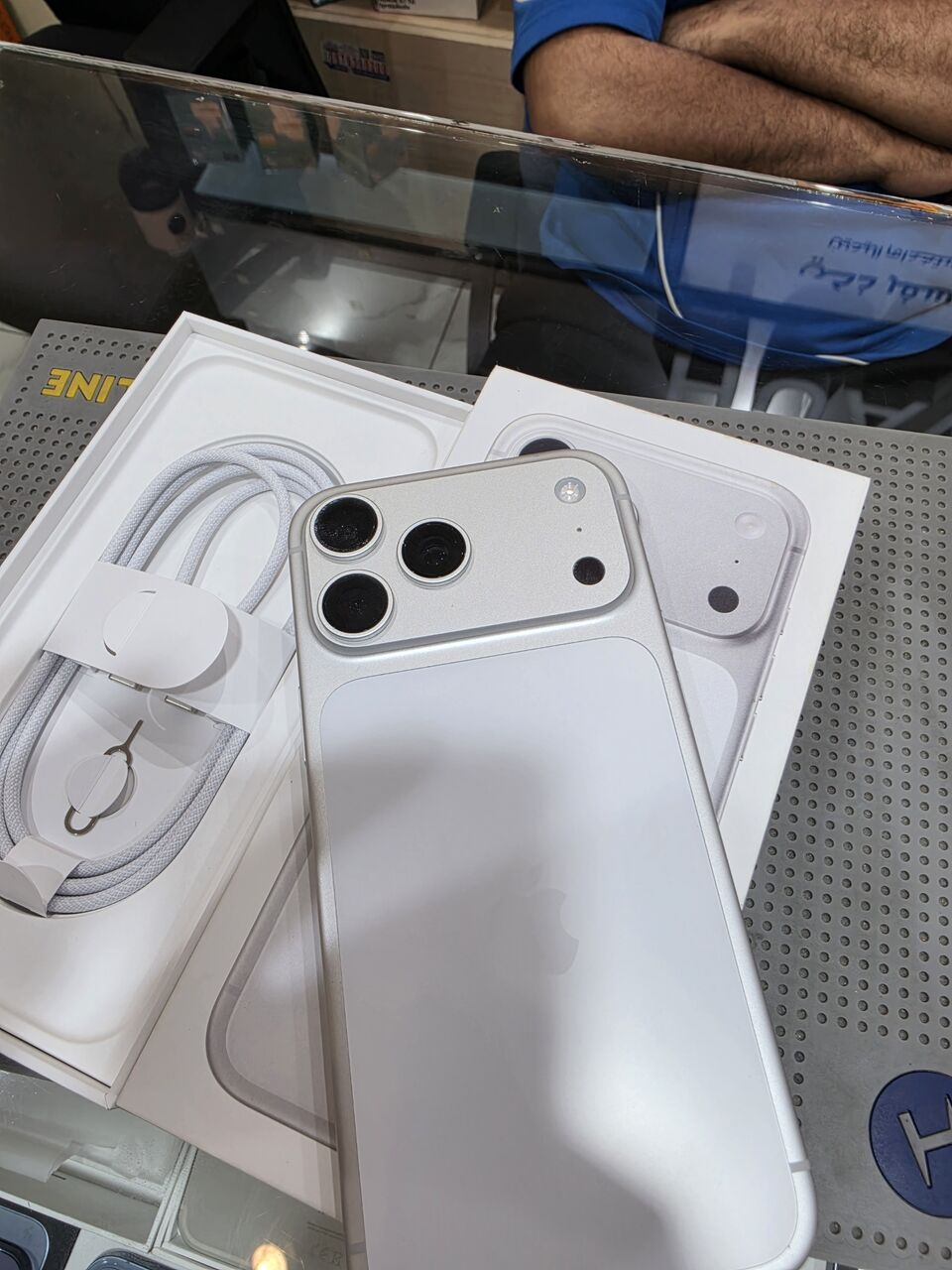 Dammam, Mobile Phones, SAR 5500,  IPhone 17 Pro Max 512 GB