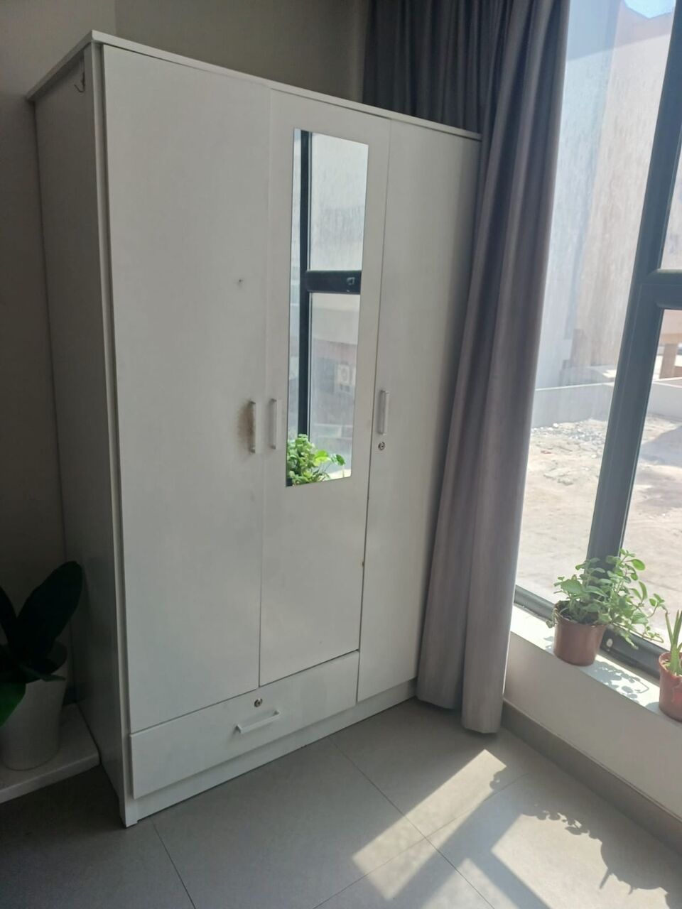 Hidd, Furniture, BHD 100,  🚨 URGENT SALE – Used Bedroom Furniture Set 🚨