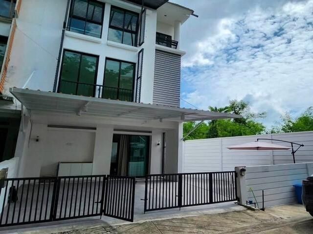 Bangkok, Villas, THB 49000,  32 Sq. Feet,  Townhome For Rent, On Nut Area, Areeya Mandarina Project, Sukhumvit 77, Near MRT Sri Nut