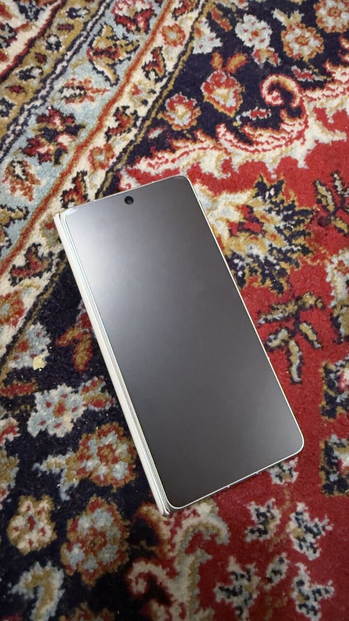 Dammam, Mobile Phones, SAR 6800,  Honor Magic V6 16GB/512GB &ndash; Like New &ndash; Purchased 26 July &ndash; Honor Watch 6 Included